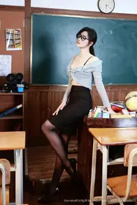 XiuRen No.10585 Nan Qiao: Alluring Charm of a Classy Teacher in a School Setting-21