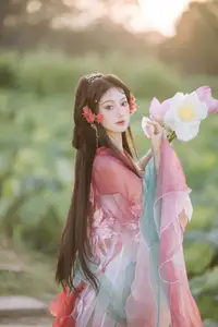 YiTuYu Vol.8746: Dong Chu Liu – Ethereal Beauty in Ancient Chinese Attire – Asian Art Photography-13