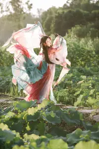 YiTuYu Vol.8746: Dong Chu Liu – Ethereal Beauty in Ancient Chinese Attire – Asian Art Photography-16