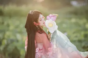 YiTuYu Vol.8746: Dong Chu Liu – Ethereal Beauty in Ancient Chinese Attire – Asian Art Photography-4