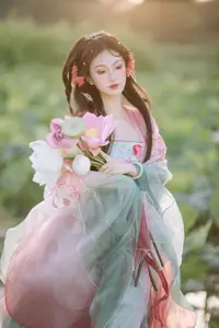 YiTuYu Vol.8746: Dong Chu Liu – Ethereal Beauty in Ancient Chinese Attire – Asian Art Photography-12