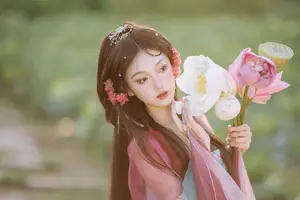 YiTuYu Vol.8746: Dong Chu Liu – Ethereal Beauty in Ancient Chinese Attire – Asian Art Photography-11