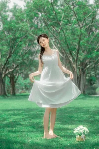 Ethereal Summer Muse: Saikuwako Captivates in YiTuYu’s Latest Art Language Collection-5