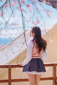 Sweet Spring Moments: Preppy Style Under Cherry Blossoms-2