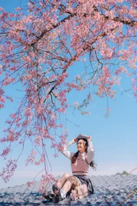 Sweet Spring Moments: Preppy Style Under Cherry Blossoms-14