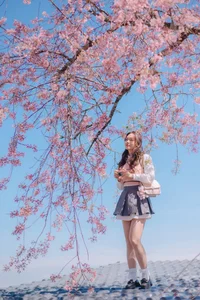 Sweet Spring Moments: Preppy Style Under Cherry Blossoms-15