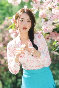 Ethereal Spring Portrait Photography: Yi Ming Amidst Blooming Double Cherry Blossoms - Art Language Vol.9339 Collection-8
