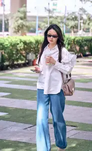 Midu's Ageless Charm: White Shirt Style Makes Her Look Like a Schoolgirl at 35-2