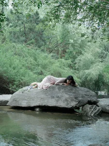 Ethereal Forest Muse: Yu Qing Feng’s Soft Aesthetic-20