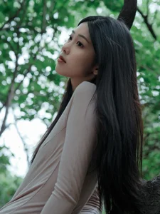 Ethereal Forest Muse: Yu Qing Feng’s Soft Aesthetic-22