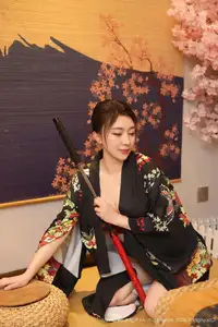 Su Yi Nuo No.10627: Captivating Traditional Grace in a Seductive Black Kimono-48