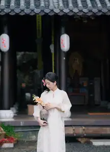 Elegant Vietnamese Beauty with Flowers-8