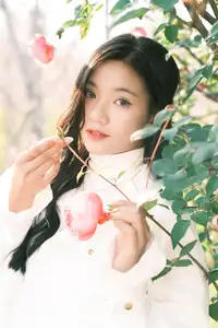 Elegant Beauty Amidst Blooming Cherry Blossoms | A Gentle Girl Evoking Fresh Spring Emotions-6