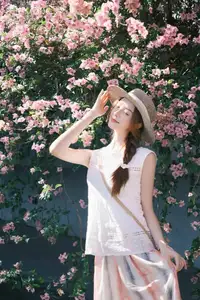 VGU No.174: Youthful Charm of a Girl in a Straw Hat Amidst Blooming Pink Flowers Under Summer Sun-8