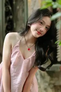 Graceful Vietnamese Beauty: Conical Hat Muse Shines in Ancient Setting-15