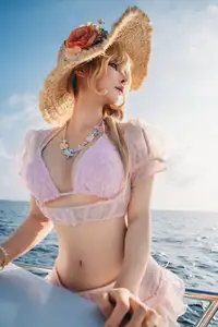 Coser Chunmomo's Enchanting Sunset Yacht Photoshoot - Part02-34