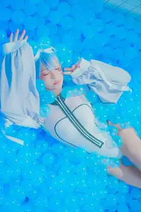 Captivating Cosplay: Coser Ely_eee ElyEE presents "Clear Blue Drift" – A mesmerizing blue fantasy-12