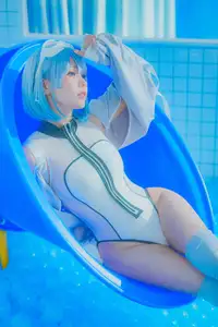 Captivating Cosplay: Coser Ely_eee ElyEE presents "Clear Blue Drift" – A mesmerizing blue fantasy-3