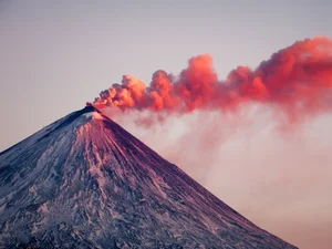 Dramatic Volcanic Eruption: How the 1831 Zavaritskii Event Changed Global Temperatures and Influenced Earth's Climate History-7