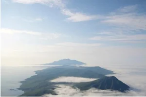 Dramatic Volcanic Eruption: How the 1831 Zavaritskii Event Changed Global Temperatures and Influenced Earth's Climate History-4