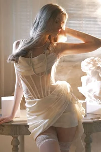 Elegant Fashion Portraiture: YiTuYu Art Language Vol.9266 Featuring Model Albina – Artistic Shadow and Light Photography Collection-3