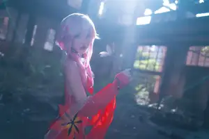 Coser Transforms into Inori Yuzuriha: A Captivating Guilty Crown Vision-4