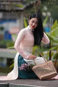 Captivating Grace: Vietnamese Girl in Traditional Ao Dai Beauty 1000025136-4