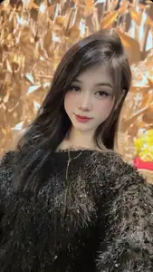 Elegant Girl Portrait: Captivating Asian Beauty, Refined Fashion Style-7