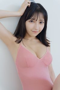 Discover Tomi's Sweet Charm: An Alluring Glimpse of Grace and Beauty-0