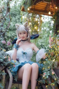 Dreamy Aesthetic: Coser Nnian as in an Enchanted Garden-1
