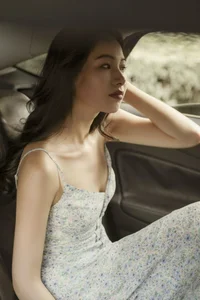 Radiant Summer Muse: Yue Yue in YiTuYu’s Enchanting Floral Skirt Series-10