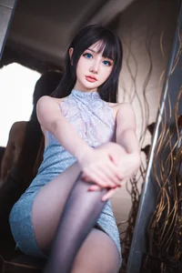 Sophisticated Grey Tones: The Ultimate Guide to Minimalist Office Chic with Nin De Dan Dan-8