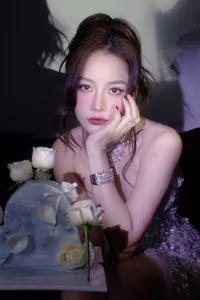 Chi Pu: What makes the Vietnamese beauty praised by Chinese media as 'most beautiful in Vietnam' so captivating?-2