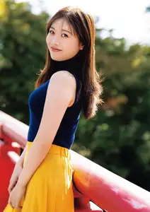 JP Chiyori Nakanishi's Radiant Charm in "Chiyori Biyori" 1st Photobook Part01: Captivating Urban Moments-3