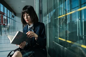 Urban Subway Portrait Photography: YiTuYu Art Language Vol.9127 Featuring Qi Qi in a Cinematic Metro Setting-2