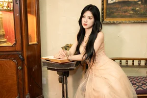 Ethereal Pink Dreams: Xiao Wai Captivates in YiTuYu Art Language Vol.9096-34