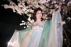 Ethereal Night Cherry Blossoms Photography: Art Language Vol.9125 Featuring Fei Fei in a Stunning Sakura Nightscape-15