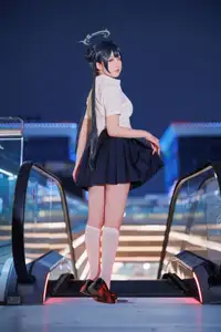 Coser Feng Jiang Jiang V as Hisaki JK: Captivating Youthful Charm in the City-22