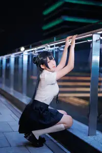 Coser Feng Jiang Jiang V as Hisaki JK: Captivating Youthful Charm in the City-12