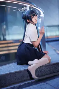 Coser Feng Jiang Jiang V as Hisaki JK: Captivating Youthful Charm in the City-0