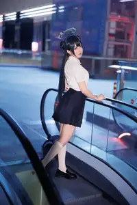 Coser Feng Jiang Jiang V as Hisaki JK: Captivating Youthful Charm in the City-1