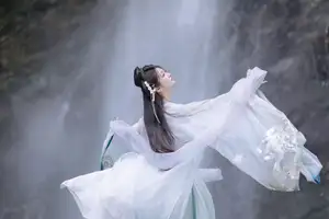 YiTuYu Vol.8709: Chi Yan Zai Zhe Li - Ethereal Beauty of a Wuxia Legend-13