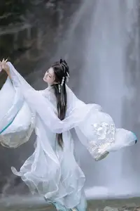 YiTuYu Vol.8709: Chi Yan Zai Zhe Li - Ethereal Beauty of a Wuxia Legend-6
