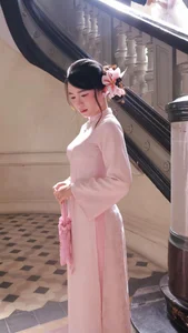 Elegant Pink Silk Ao Dai: Traditional Vietnamese Culture and Timeless Fashion for Women-8