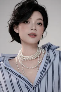 Elegant Beauty and Timeless Style: Capturing the Sweet and Radiant Aesthetic of Vietnamese Actress Xuan Van in Natural Settings-1
