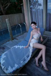 Ding Dang DD Shines in XiuRen No.10721: Elegant Allure and Delicate Beauty-2