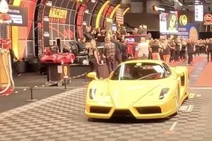 The 16.5 Million Dollar Legend: A Timeless Ferrari Enzo Captured in Radiant Yellow-10