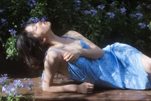 Radiant Summer Portraits: YiTuYu Art Language Vol.9384 Featuring Bu Shi Jiang Zi in Sun-Drenched Blue Snowflake Aesthetic-0