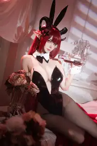 Seya: Alluring Kurumi Cosplay Goddess - Mysterious Beauty in a Unique Outfit-1