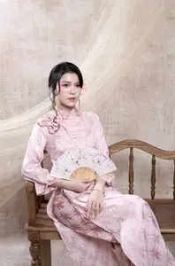 Graceful Pink Ao Dai: Alluring Traditional Vietnamese Beauty Unveiled-5